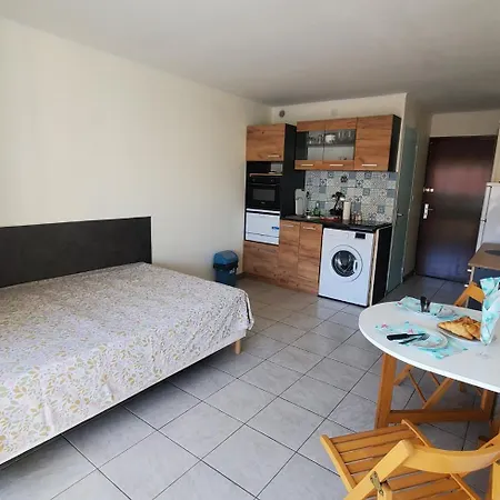 A 100m De La A5, Etage 1 شقة