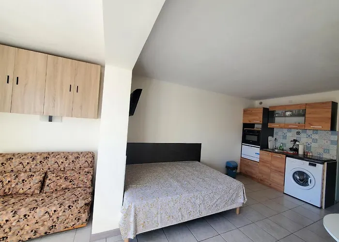 Appartement A 100m De La A5, Etage 1 Agde