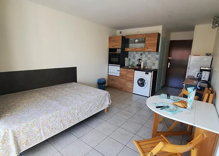 A 100m De La A5, Etage 1 Appartement